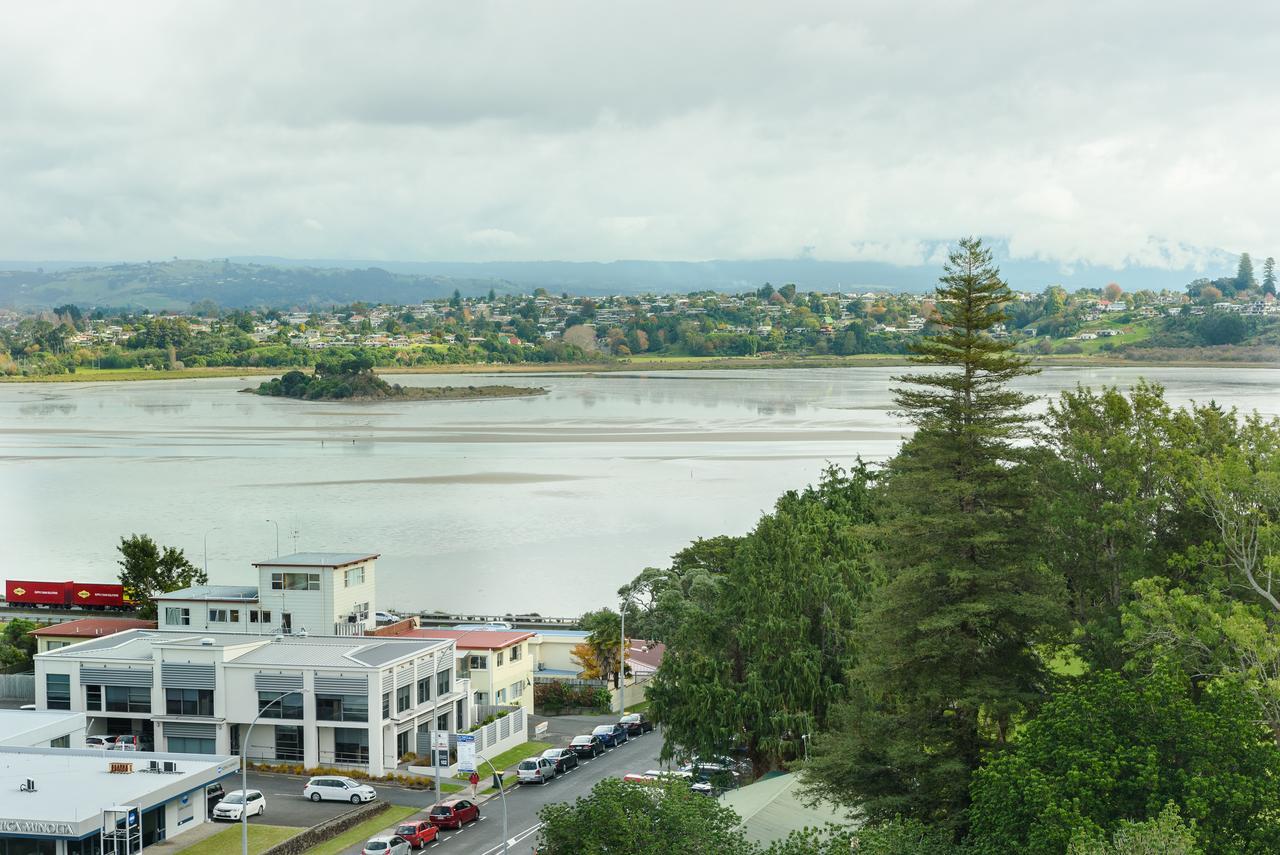 Top Of The Town Bed & Breakfast ตาอูรังกา ภายนอก รูปภาพ